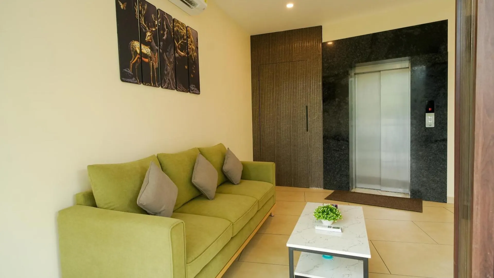 Hotel Ar Suites Kotamangalam