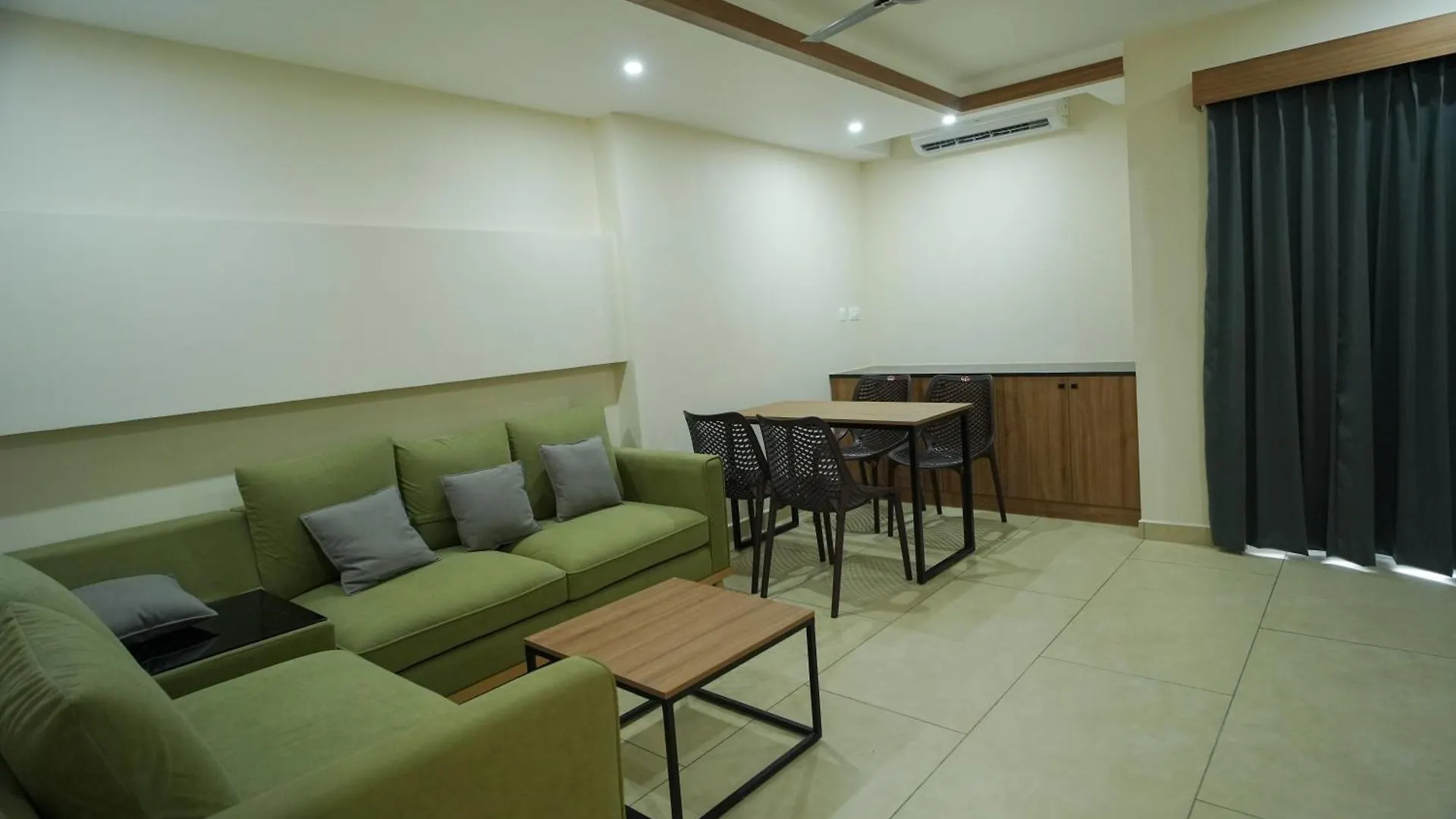 Ar Suites Kotamangalam Hotel