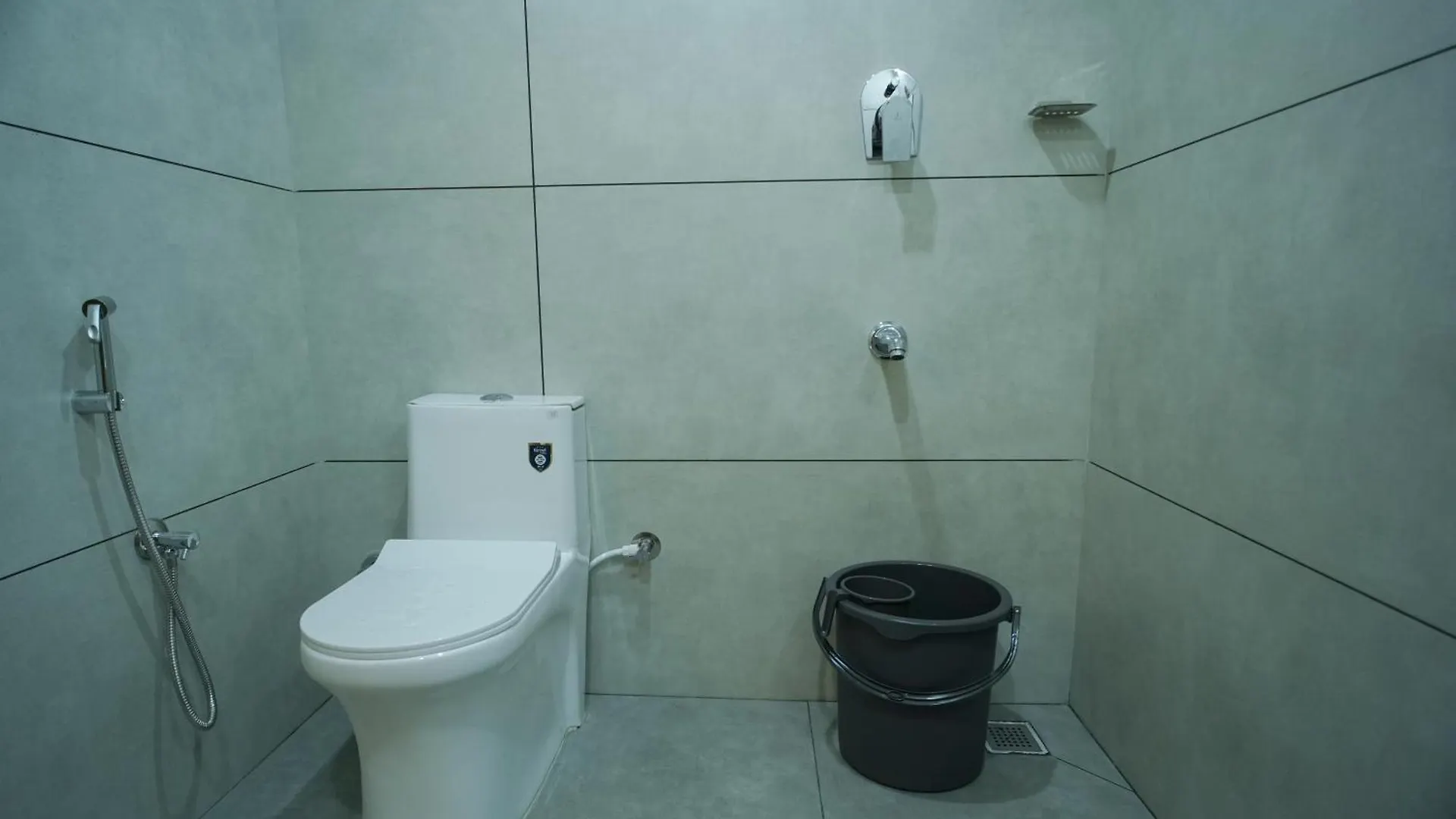 Ar Suites Kotamangalam 3*,