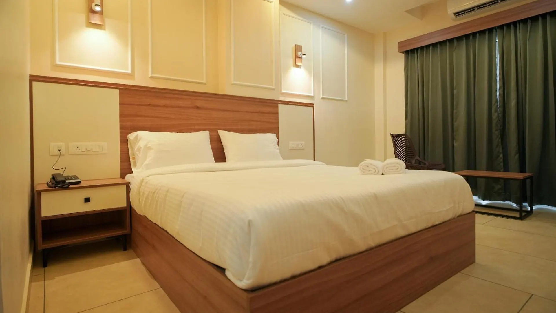 Ar Suites Kotamangalam Hotel